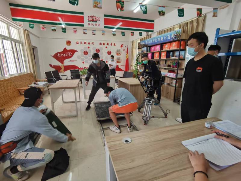 那曲县广告片拍摄公司：极简主义践行者，少即是多的视觉哲学